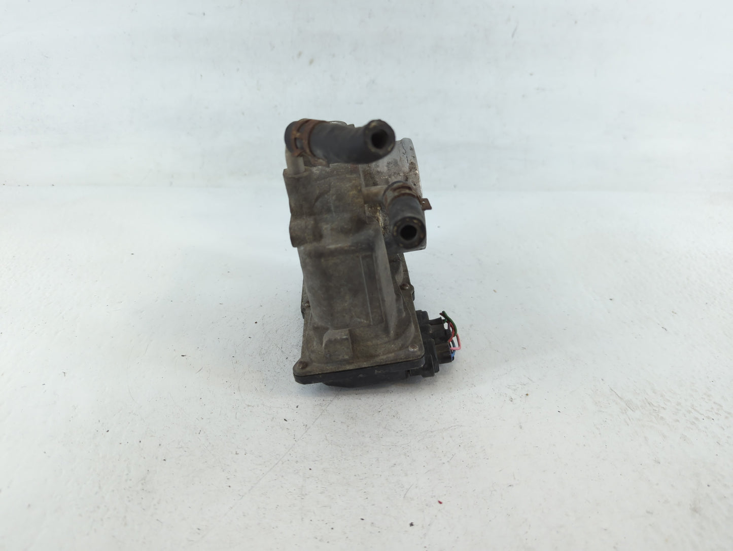 2008-2015 Scion Xb Throttle Body P/N:22030-28071 Fits Fits 2006 2007 2008 2009 2010 2011 2012 2013 2014 2015 OEM Used Auto P