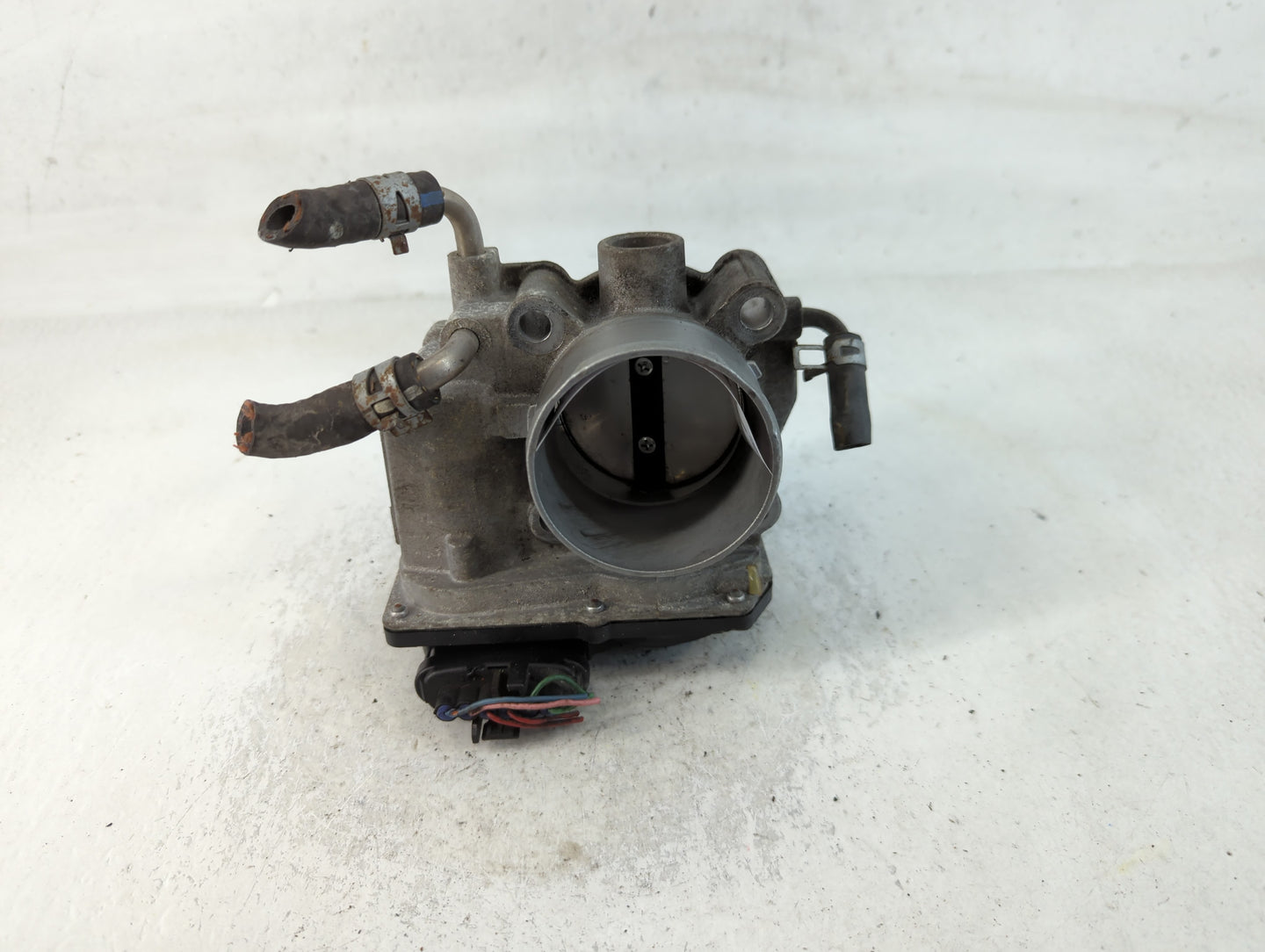 2008-2015 Scion Xb Throttle Body P/N:22030-28071 Fits Fits 2006 2007 2008 2009 2010 2011 2012 2013 2014 2015 OEM Used Auto P