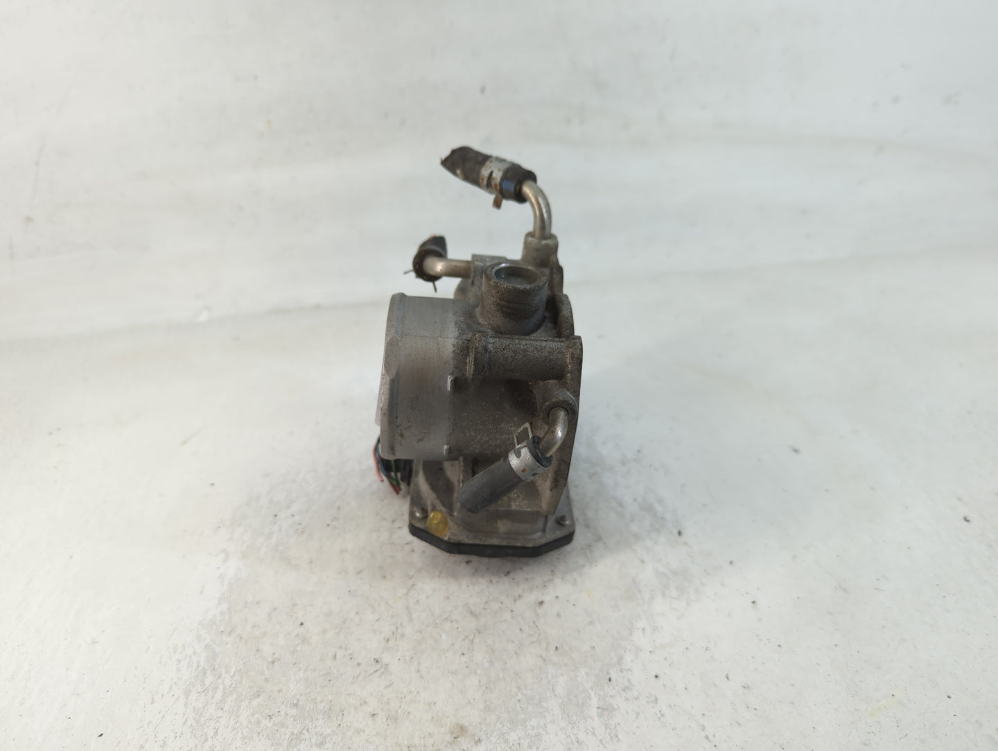 2008-2015 Scion Xb Throttle Body P/N:22030-28071 Fits Fits 2006 2007 2008 2009 2010 2011 2012 2013 2014 2015 OEM Used Auto P