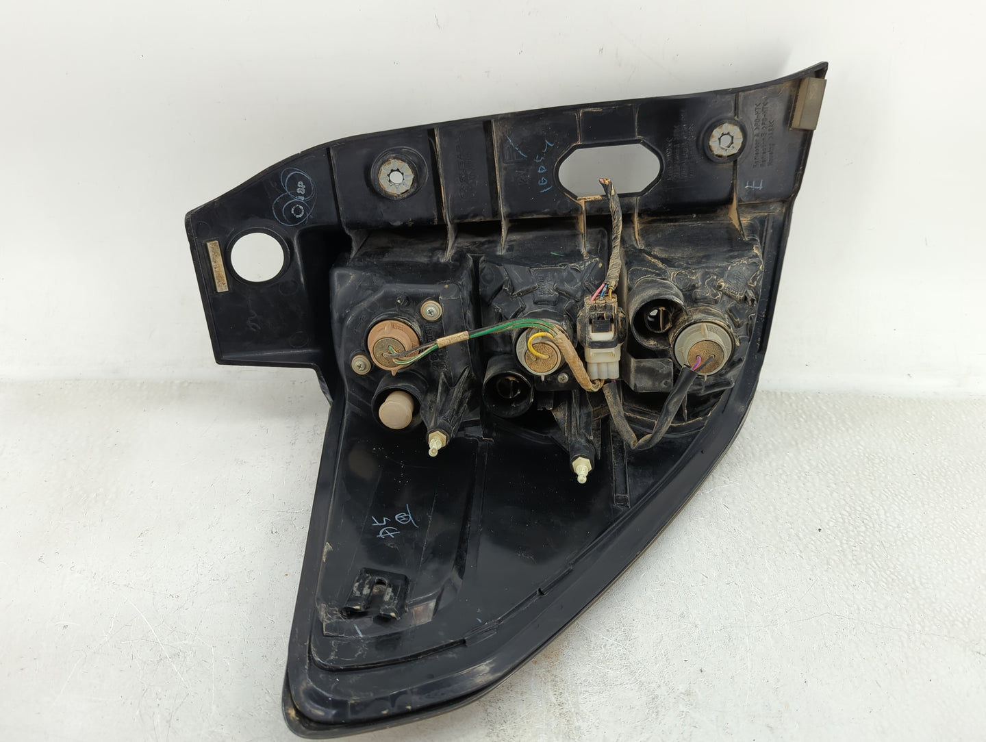2011 Subaru Forester Tail Light Assembly Passenger Right OEM P/N:220-20048 Fits OEM Used Auto Parts - Oemusedautoparts1.com