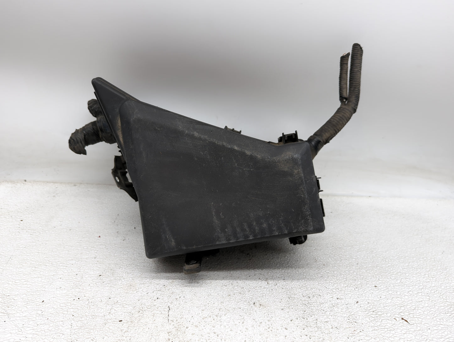 2010-2013 Subaru Forester Fusebox Fuse Box Panel Relay Module P/N:82241SC050 Fits Fits 2010 2011 2012 2013 OEM Used Auto Par