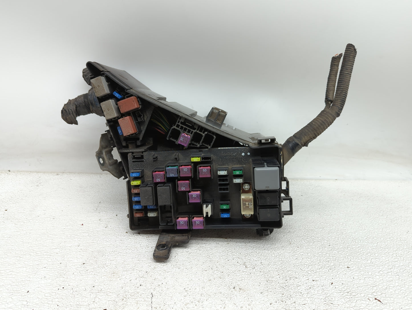 2010-2013 Subaru Forester Fusebox Fuse Box Panel Relay Module P/N:82241SC050 Fits Fits 2010 2011 2012 2013 OEM Used Auto Par