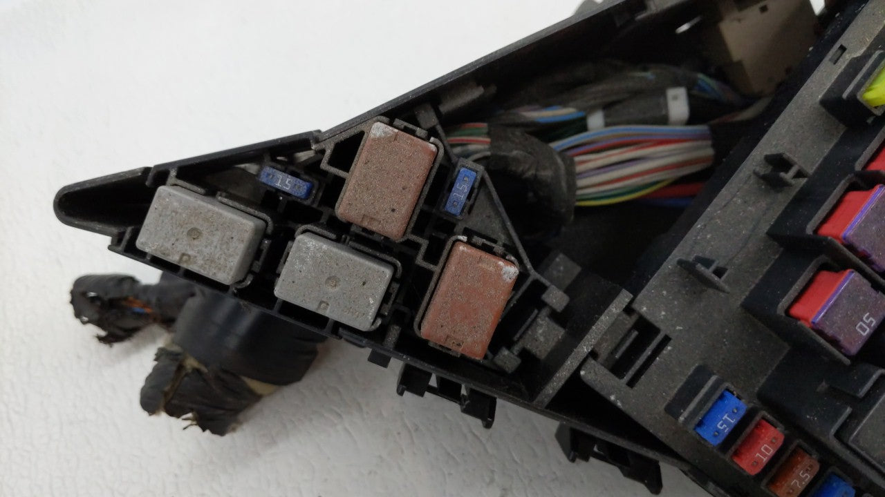 2010-2013 Subaru Forester Fusebox Fuse Box Panel Relay Module P/N:MB100200B Fits Fits 2010 2011 2012 2013 OEM Used Auto Part