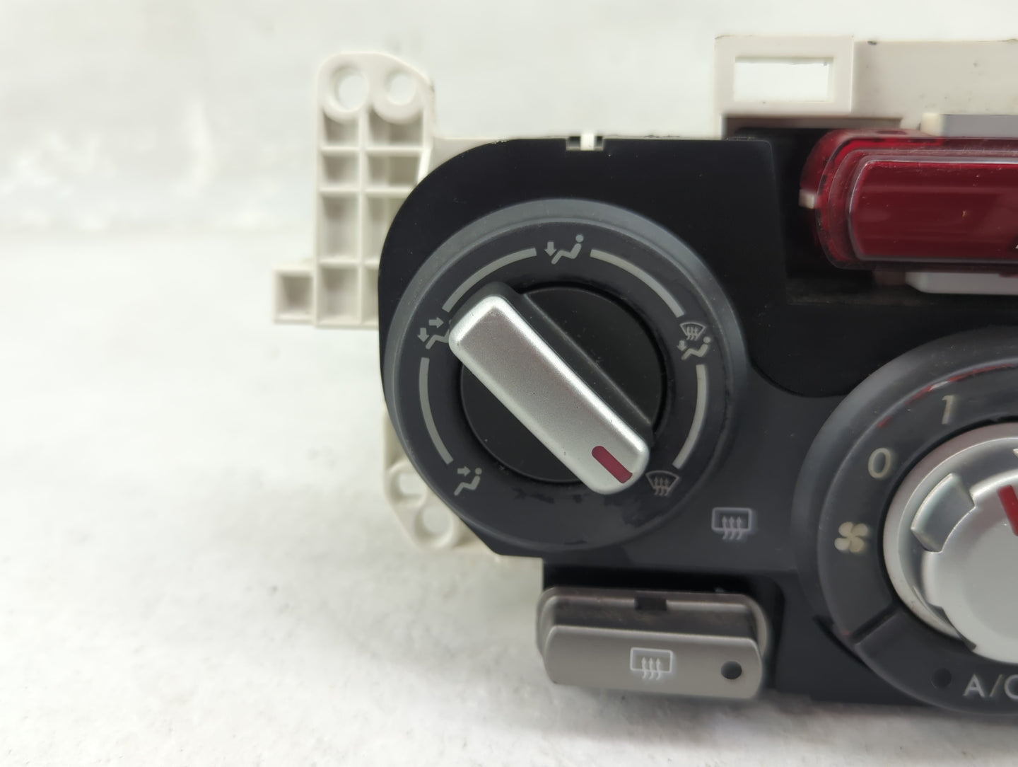 2011 Subaru Forester Climate Control Module Temperature AC/Heater Replacement P/N:72311SC050 Fits OEM Used Auto Parts - Oemu