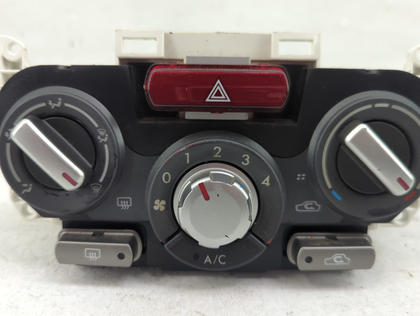 2011 Subaru Forester Climate Control Module Temperature AC/Heater Replacement P/N:72311SC050 Fits OEM Used Auto Parts - Oemu