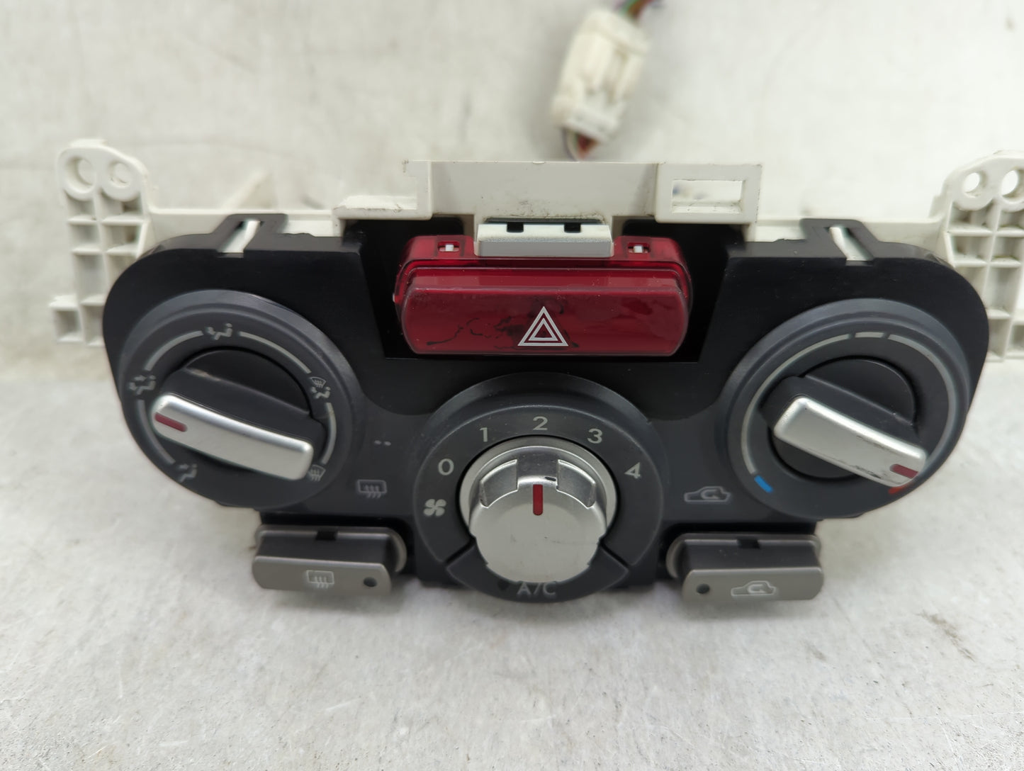 2011 Subaru Forester Climate Control Module Temperature AC/Heater Replacement P/N:72311SC050 Fits OEM Used Auto Parts - Oemu
