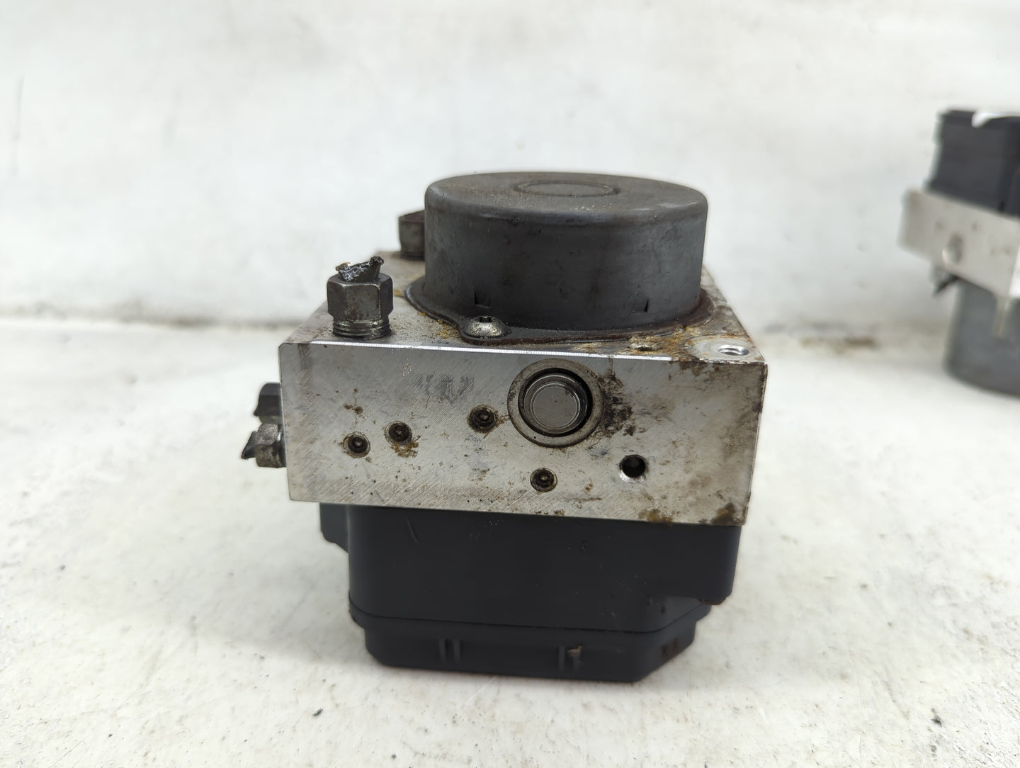 2011 Subaru Forester ABS Pump Control Module Replacement Fits OEM Used Auto Parts - Oemusedautoparts1.com