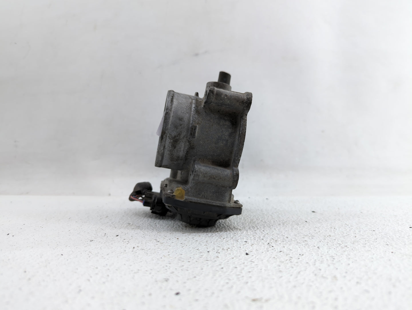 2011-2017 Subaru Forester Throttle Body P/N:16112AA380 Fits Fits 2011 2012 2013 2014 2015 2016 2017 OEM Used Auto Parts - Oe