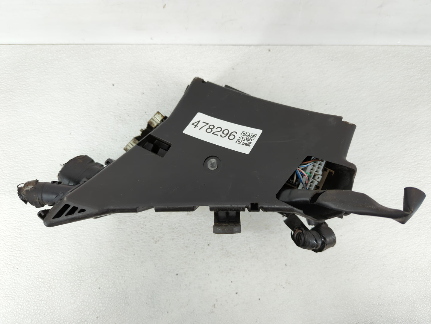2010-2013 Subaru Forester Fusebox Fuse Box Panel Relay Module P/N:MB502096B MB100200B, MB502095B Fits Fits 2010 2011 2012 20