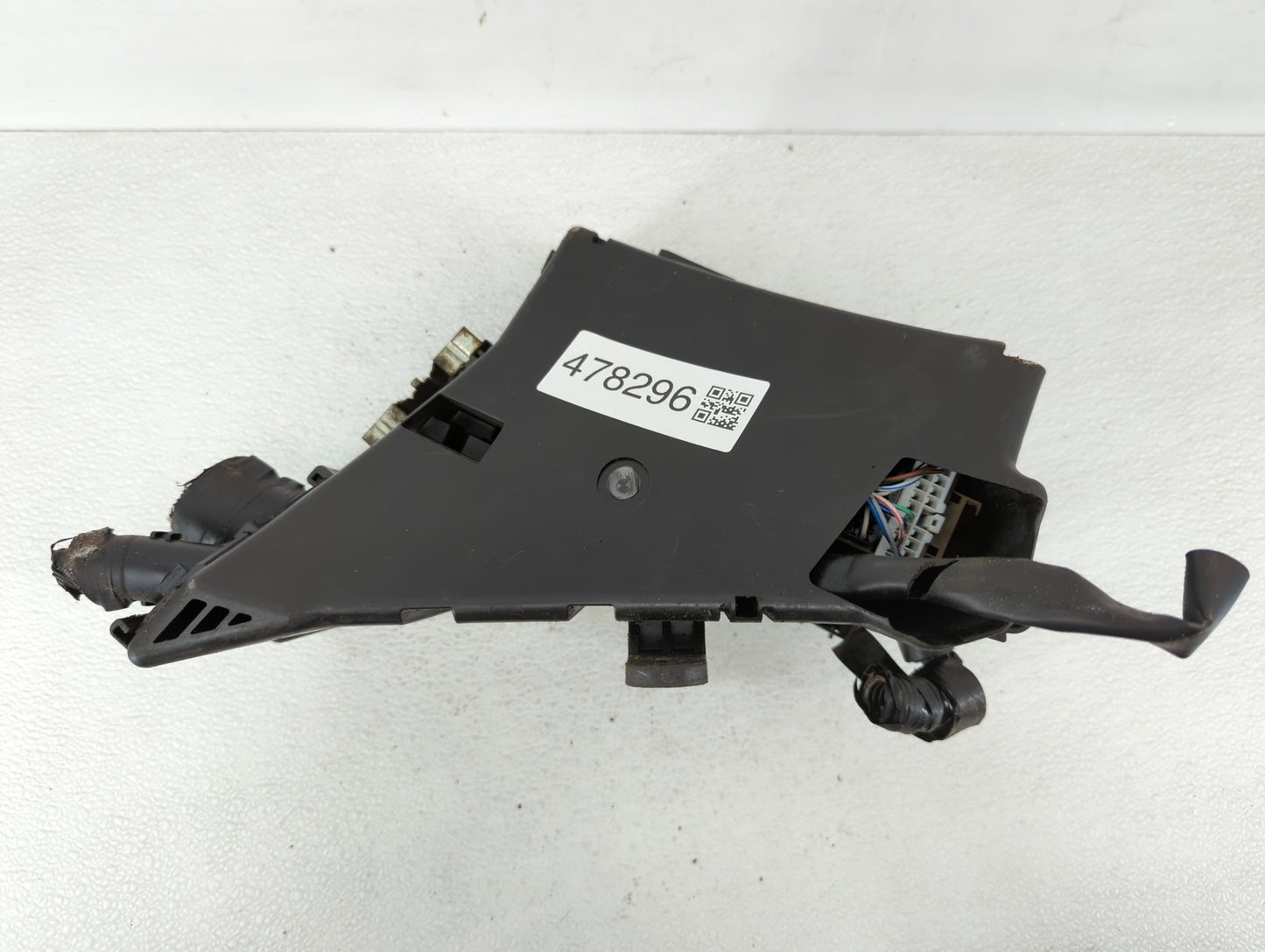 2010-2013 Subaru Forester Fusebox Fuse Box Panel Relay Module P/N:MB502096B MB100200B, MB502095B Fits Fits 2010 2011 2012 20