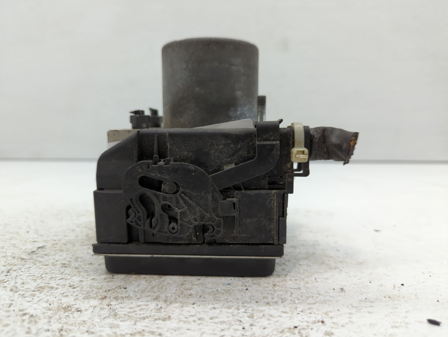 2011 Subaru Forester ABS Pump Control Module Replacement P/N:27536SC070 Fits OEM Used Auto Parts - Oemusedautoparts1.com