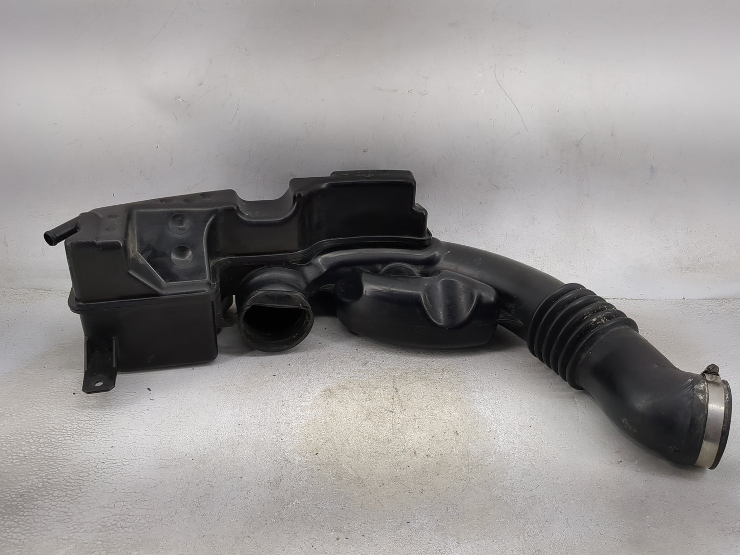 2011 Subaru Forester Air Cleaner Intake Duct Hose Tube - Oemusedautoparts1.com