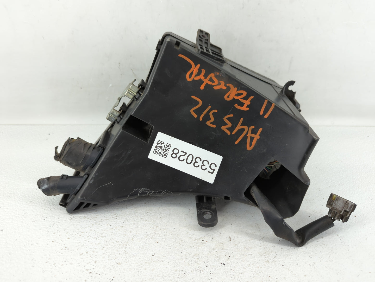 2010-2013 Subaru Forester Fusebox Fuse Box Panel Relay Module P/N:MB100200B Fits Fits 2010 2011 2012 2013 OEM Used Auto Part