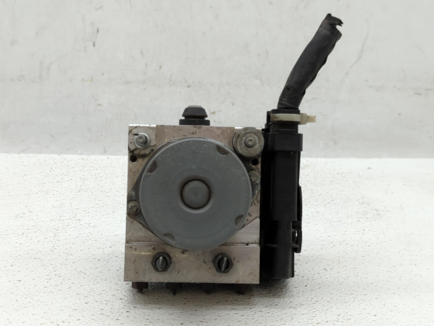 2011 Subaru Forester ABS Pump Control Module Replacement P/N:27536SC070 Fits OEM Used Auto Parts - Oemusedautoparts1.com