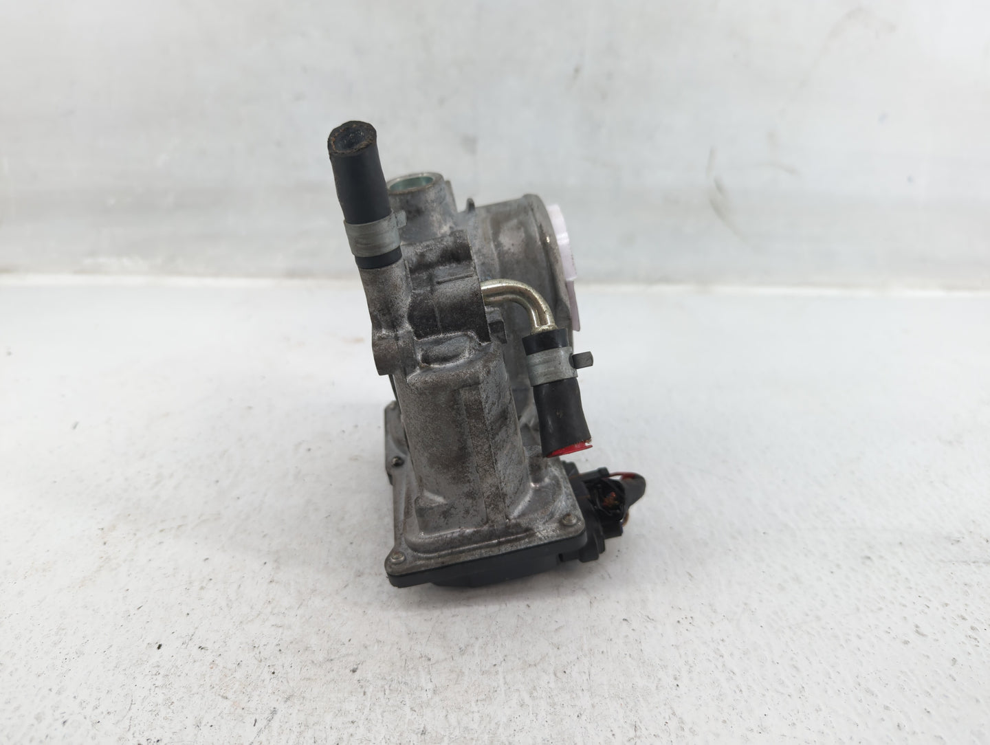 2011-2018 Subaru Forester Throttle Body P/N:16112AA380 Fits Fits 2011 2012 2013 2014 2015 2016 2017 2018 OEM Used Auto Parts