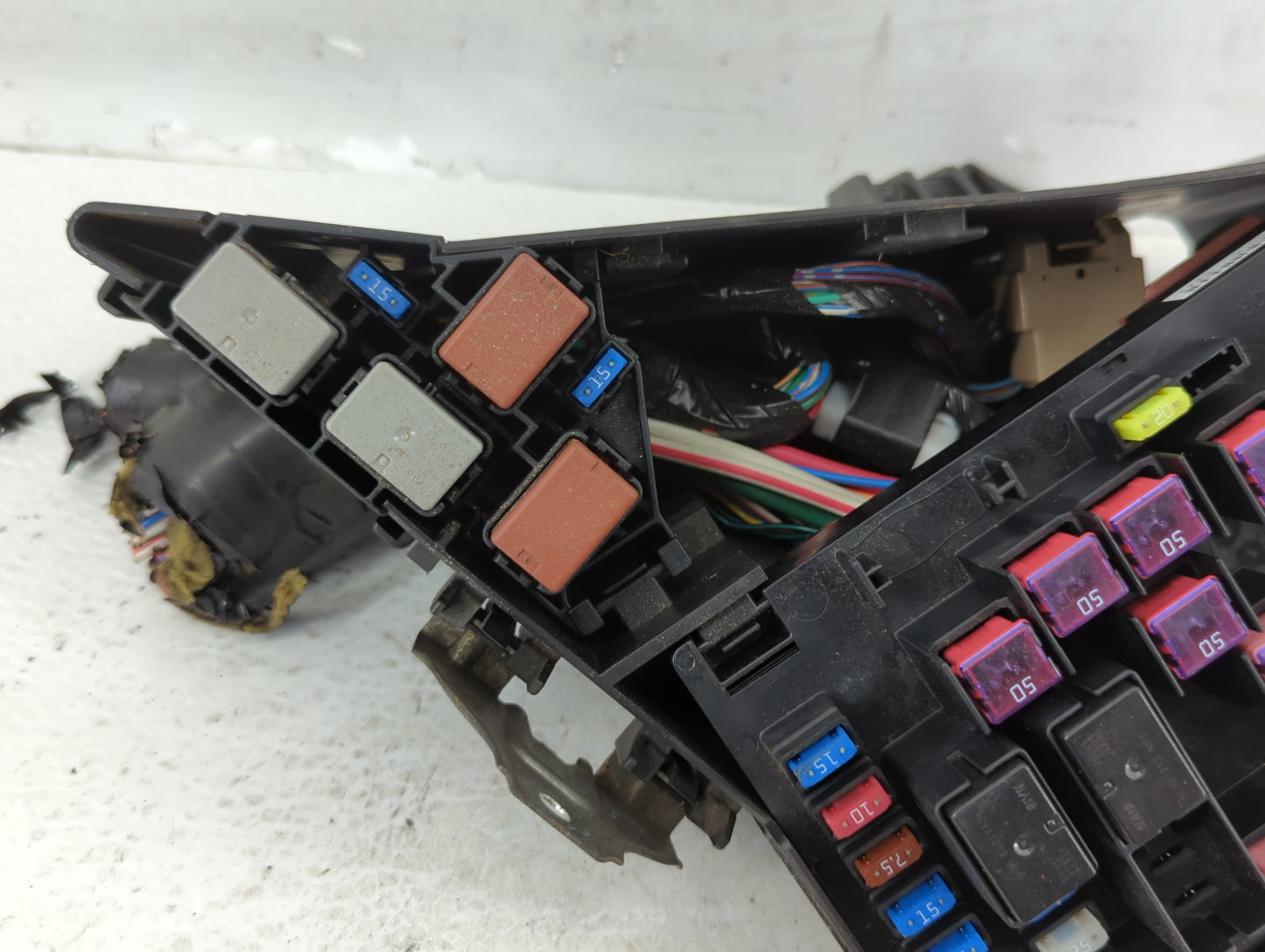 2010-2013 Subaru Forester Fusebox Fuse Box Panel Relay Module P/N:MB100200B Fits Fits 2010 2011 2012 2013 OEM Used Auto Part