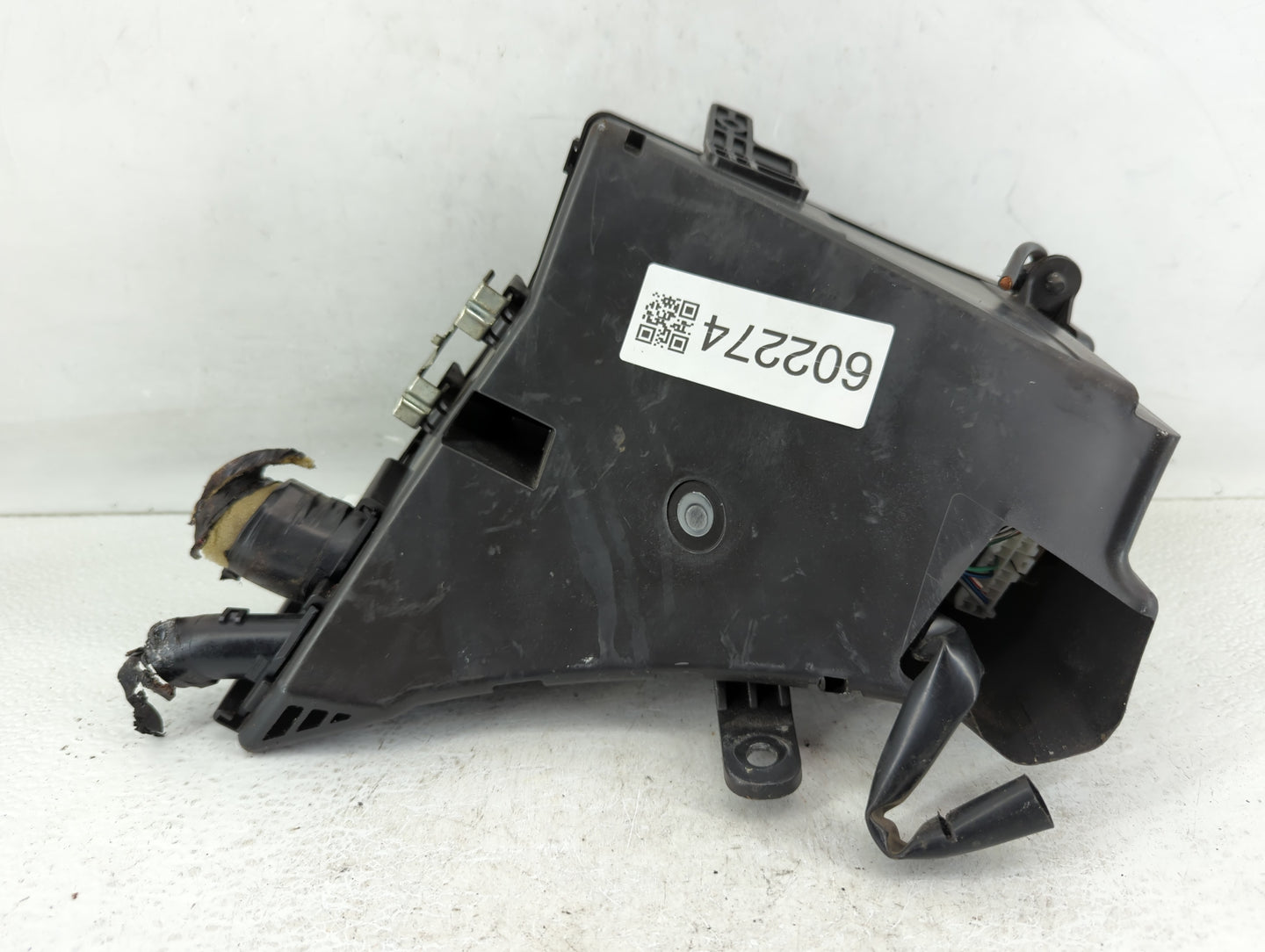 2010-2013 Subaru Forester Fusebox Fuse Box Panel Relay Module P/N:MB100200B Fits Fits 2010 2011 2012 2013 OEM Used Auto Part