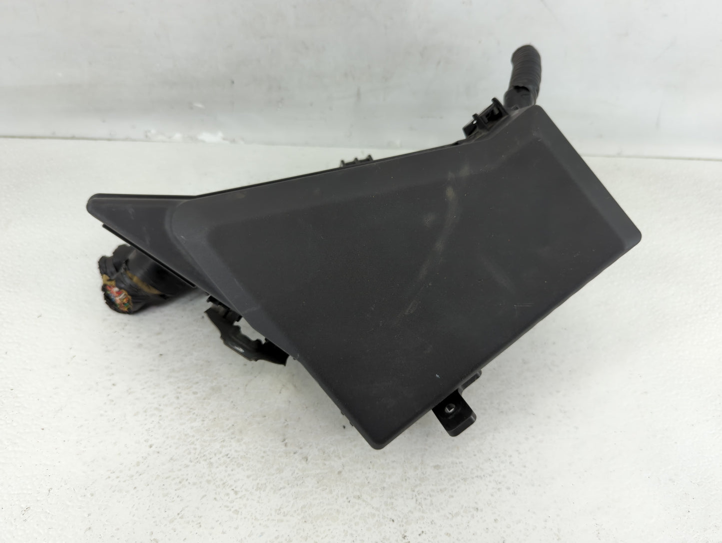 2010-2013 Subaru Forester Fusebox Fuse Box Panel Relay Module P/N:MB100200B Fits Fits 2010 2011 2012 2013 OEM Used Auto Part