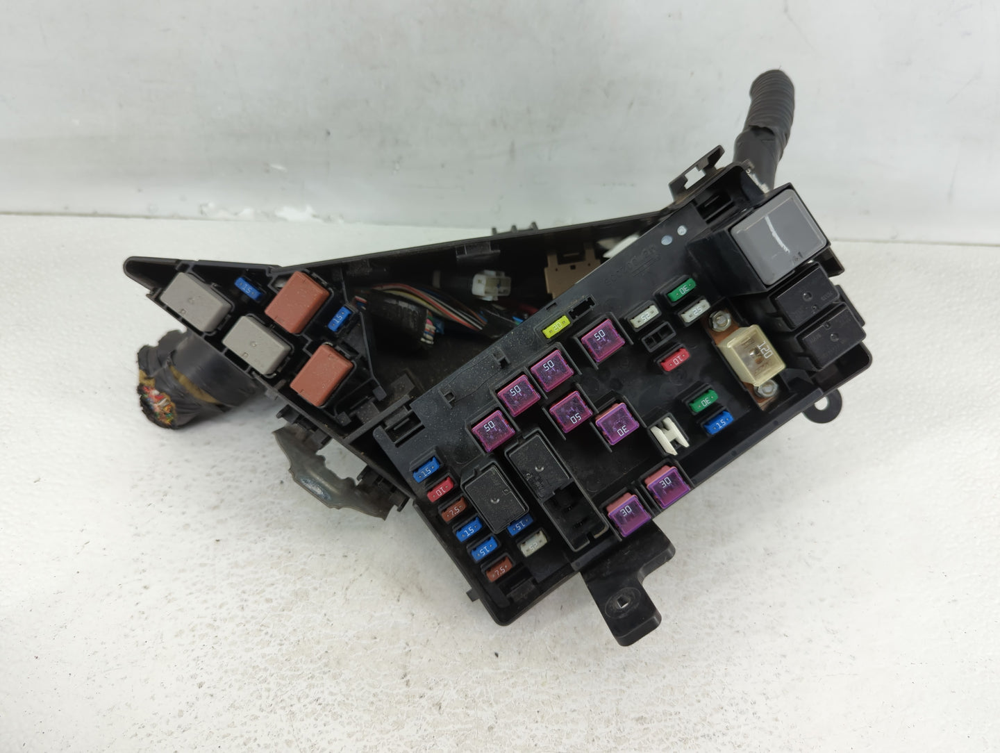 2010-2013 Subaru Forester Fusebox Fuse Box Panel Relay Module P/N:MB100200B Fits Fits 2010 2011 2012 2013 OEM Used Auto Part
