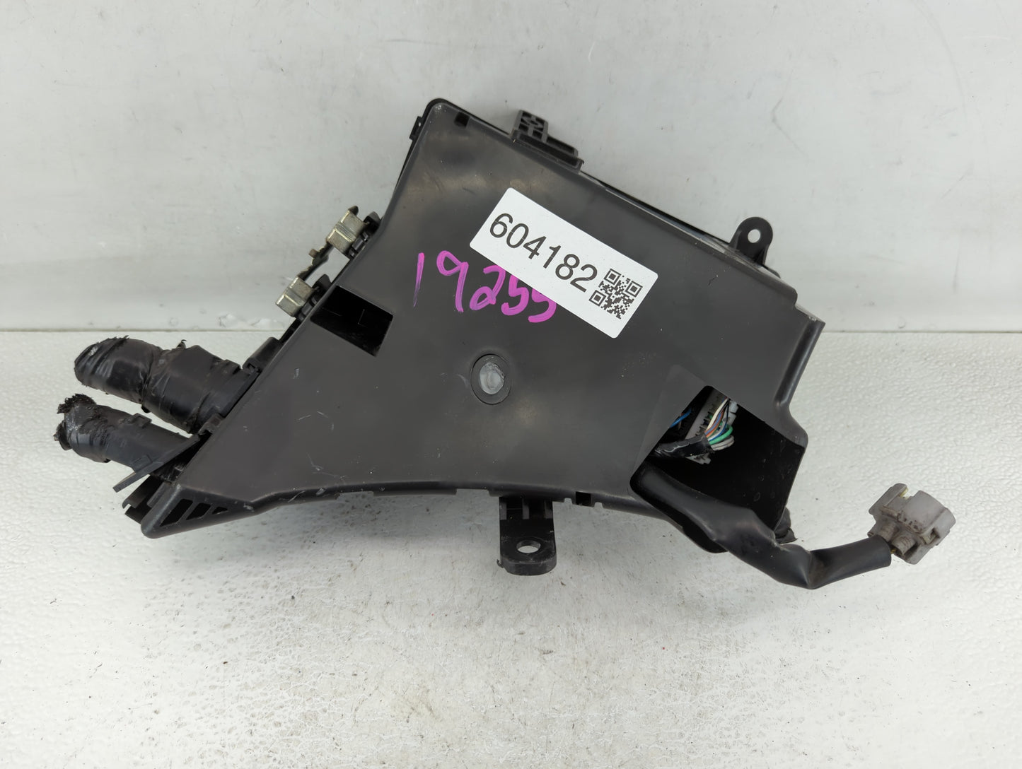 2010-2013 Subaru Forester Fusebox Fuse Box Panel Relay Module P/N:MB100200B Fits Fits 2010 2011 2012 2013 OEM Used Auto Part