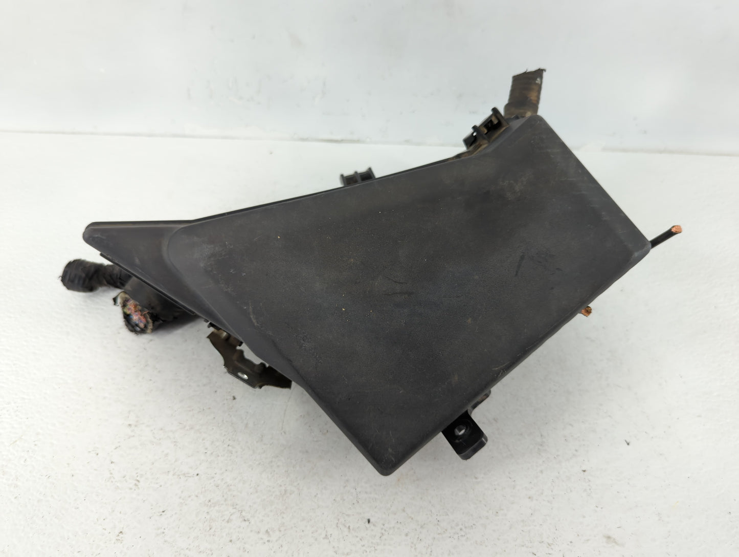2010-2013 Subaru Forester Fusebox Fuse Box Panel Relay Module P/N:MB100200B Fits Fits 2010 2011 2012 2013 OEM Used Auto Part