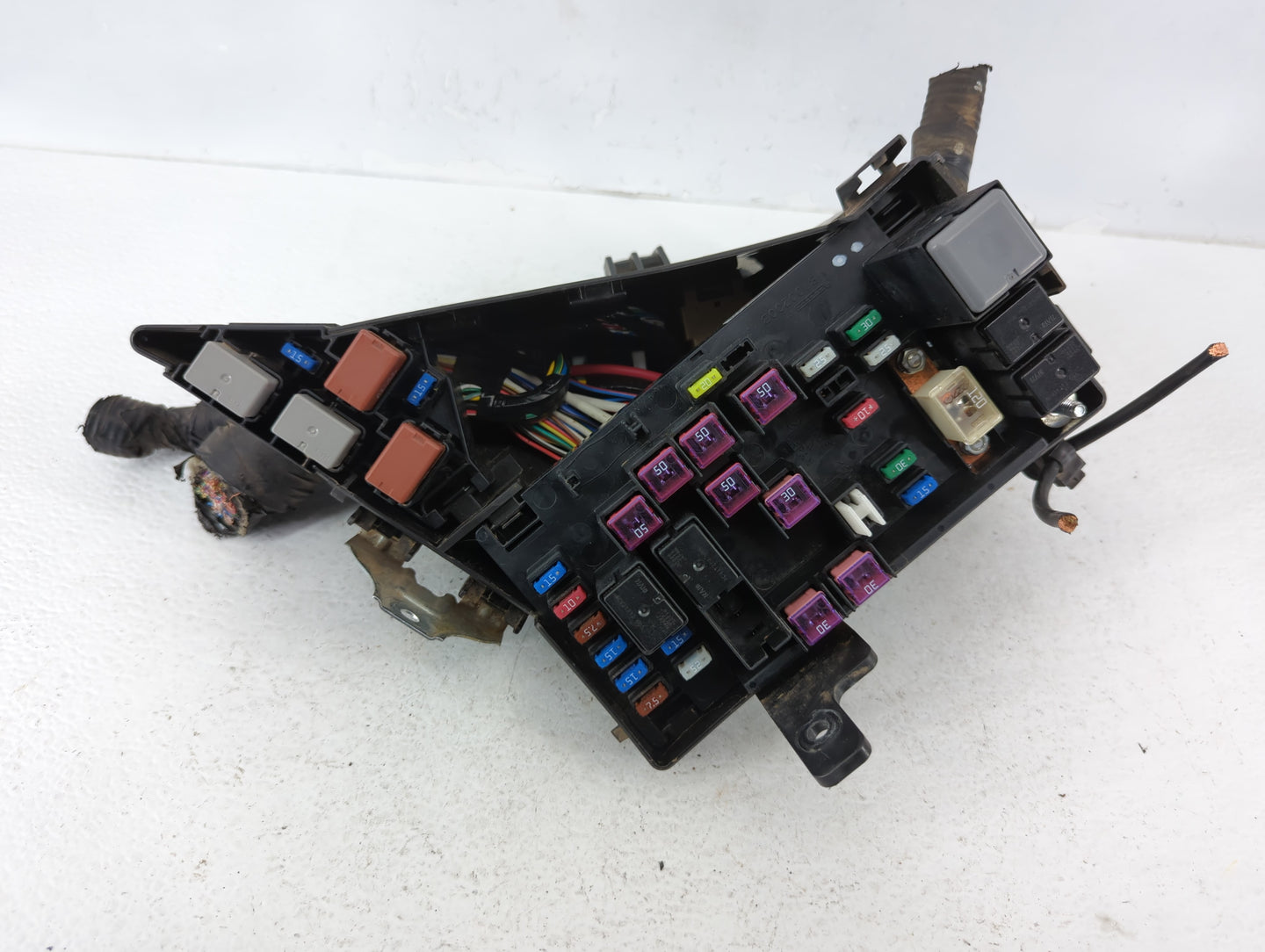 2010-2013 Subaru Forester Fusebox Fuse Box Panel Relay Module P/N:MB100200B Fits Fits 2010 2011 2012 2013 OEM Used Auto Part