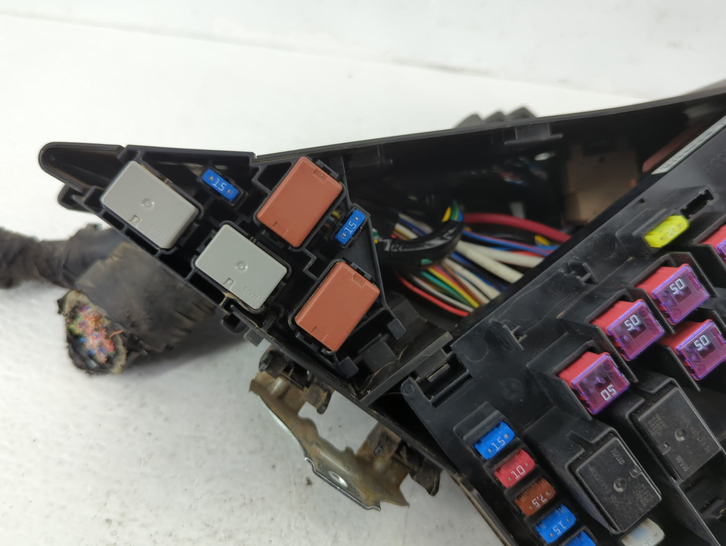 2010-2013 Subaru Forester Fusebox Fuse Box Panel Relay Module P/N:MB100200B Fits Fits 2010 2011 2012 2013 OEM Used Auto Part