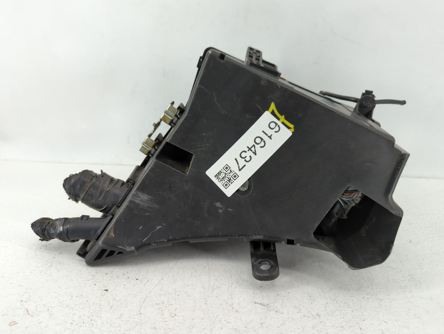 2010-2013 Subaru Forester Fusebox Fuse Box Panel Relay Module P/N:MB100200B Fits Fits 2010 2011 2012 2013 OEM Used Auto Part