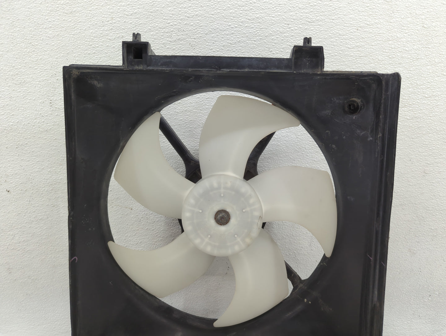 Subaru Forester Left Radiator Fan Motor Assembly - Oemusedautoparts1.com