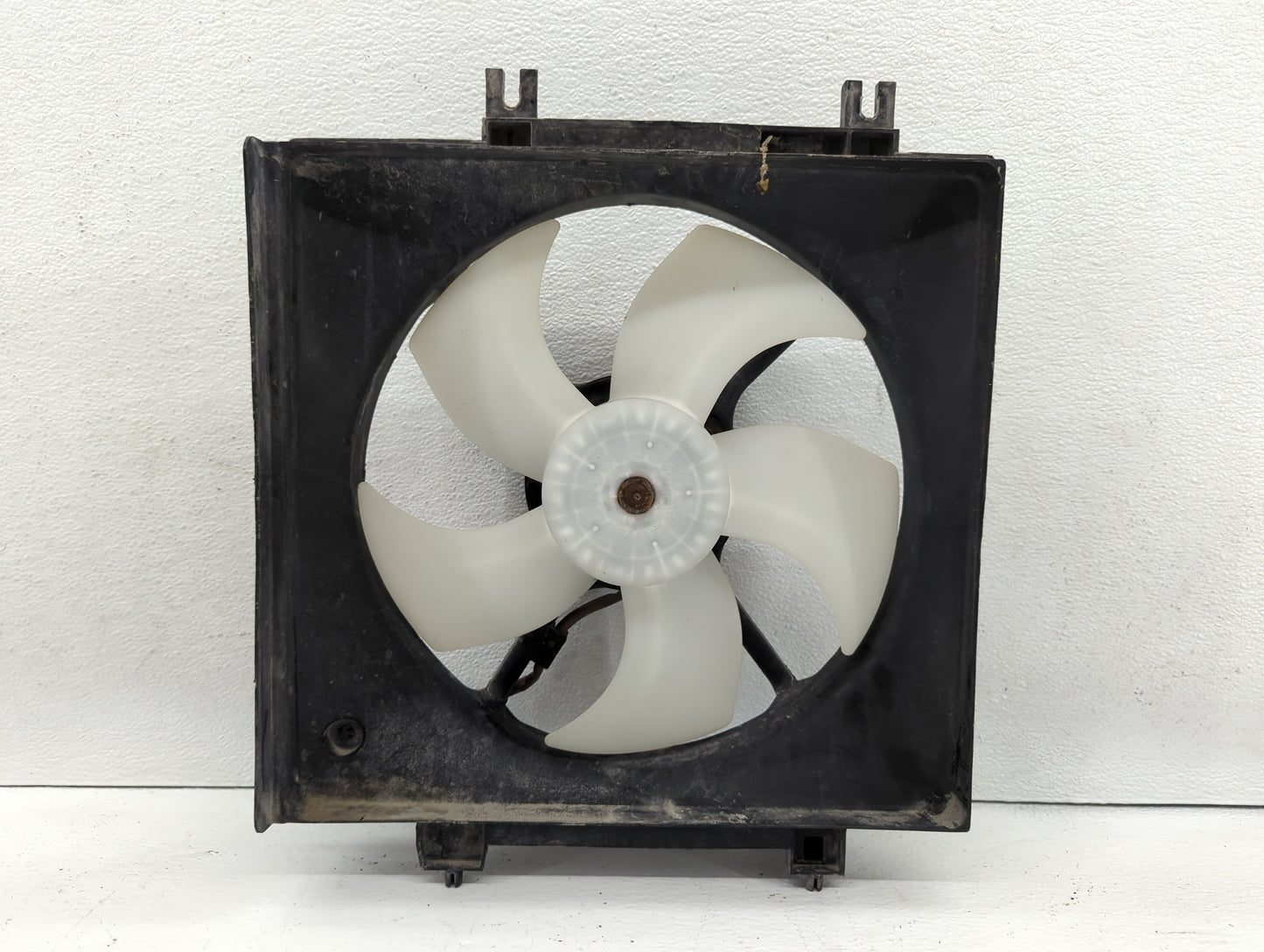 Subaru Forester Left Radiator Fan Motor Assembly - Oemusedautoparts1.com
