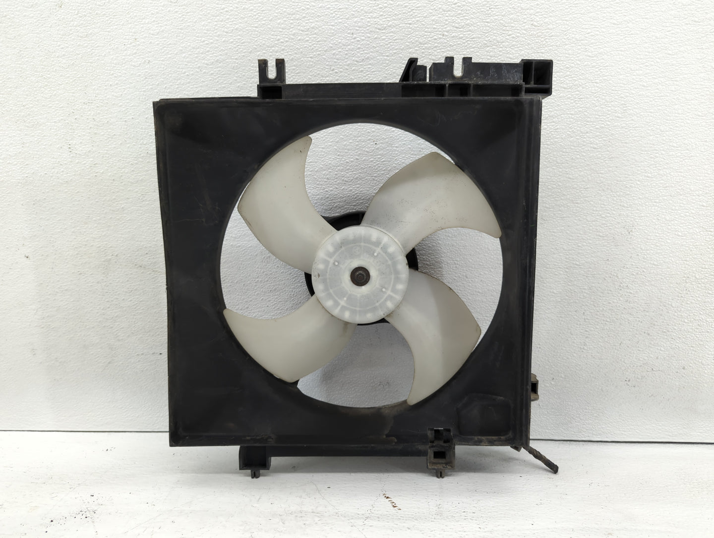 Subaru Forester Left Radiator Fan Motor Assembly Cream - Oemusedautoparts1.com