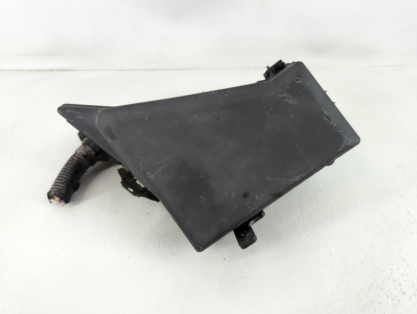 2010-2013 Subaru Forester Fusebox Fuse Box Panel Relay Module P/N:MB502000B Fits Fits 2010 2011 2012 2013 OEM Used Auto Part
