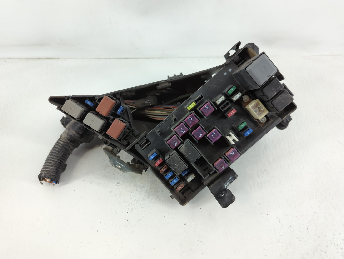 2010-2013 Subaru Forester Fusebox Fuse Box Panel Relay Module P/N:MB502000B Fits Fits 2010 2011 2012 2013 OEM Used Auto Part