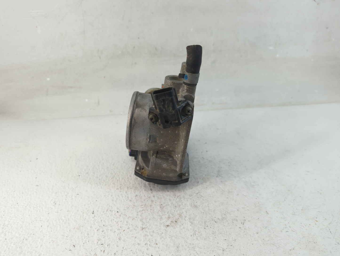 2010-2011 Subaru Impreza Throttle Body P/N:16112AA300 Fits Fits 2010 2011 OEM Used Auto Parts - Oemusedautoparts1.com