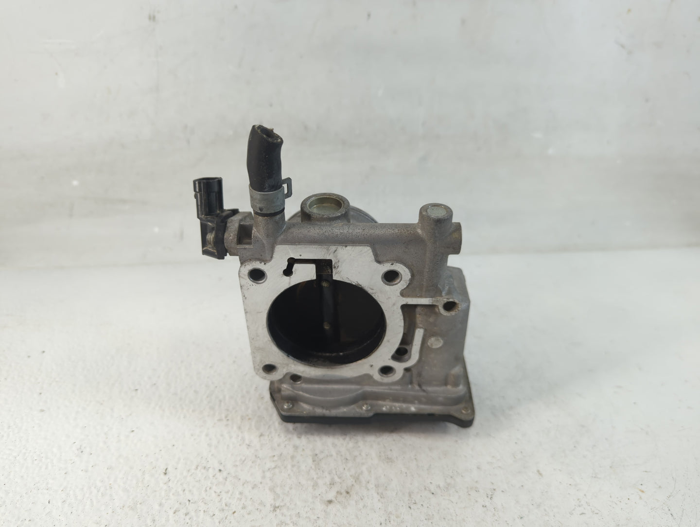 2010-2011 Subaru Impreza Throttle Body P/N:16112AA300 Fits Fits 2010 2011 OEM Used Auto Parts - Oemusedautoparts1.com