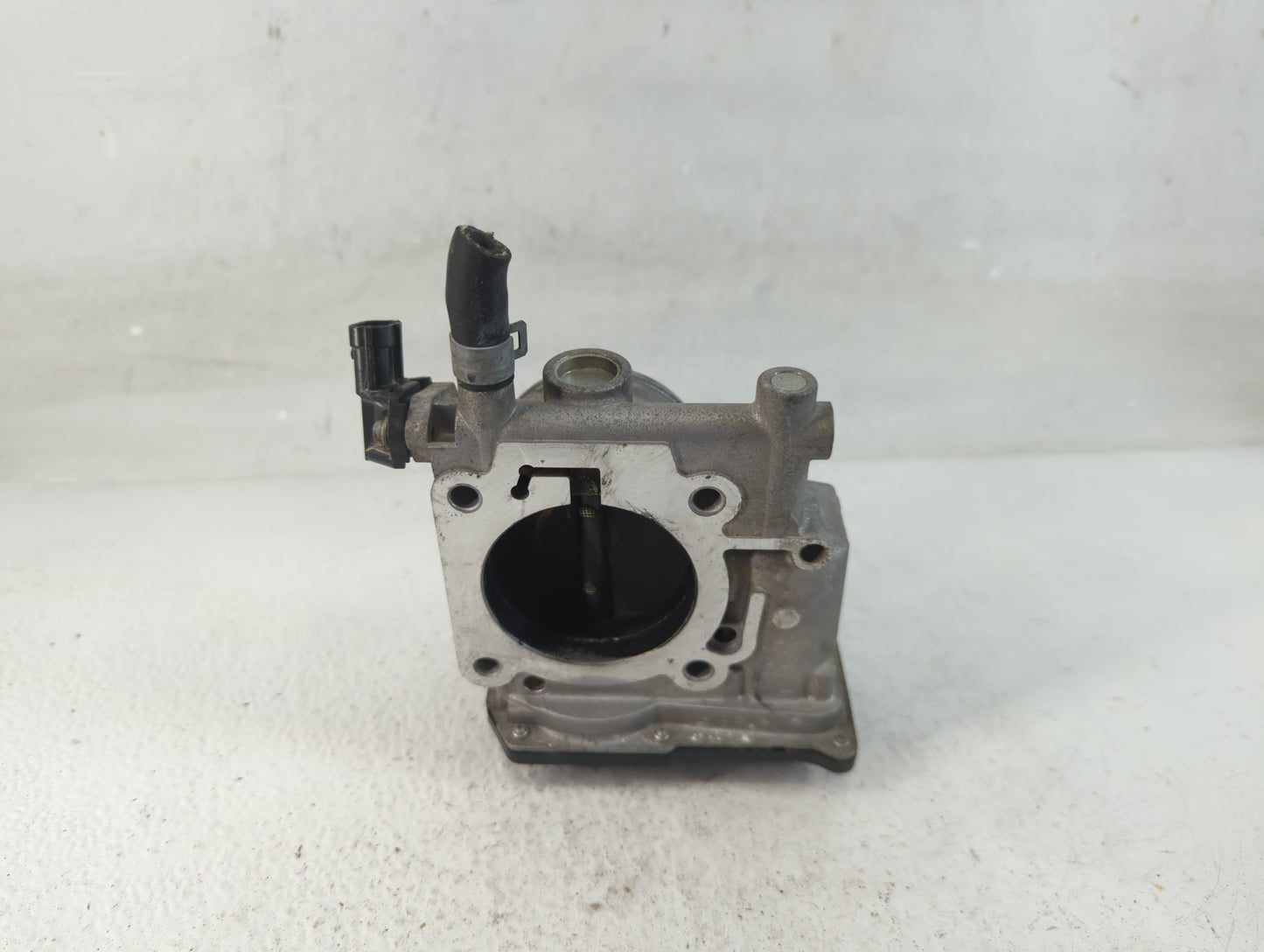 2010-2011 Subaru Impreza Throttle Body P/N:16112AA300 Fits Fits 2010 2011 OEM Used Auto Parts - Oemusedautoparts1.com