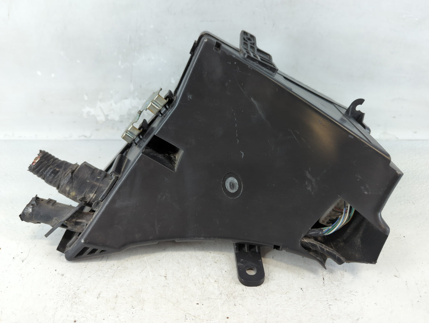 2008-2011 Subaru Impreza Fusebox Fuse Box Panel Relay Module P/N:MB100200B Fits Fits 2008 2009 2010 2011 OEM Used Auto Parts