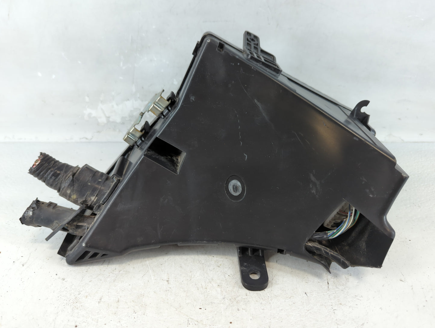 2008-2011 Subaru Impreza Fusebox Fuse Box Panel Relay Module P/N:MB100200B Fits Fits 2008 2009 2010 2011 OEM Used Auto Parts