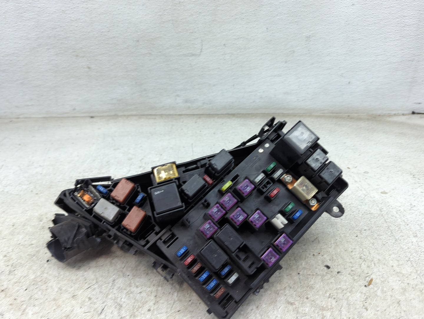 2010-2014 Subaru Impreza Fusebox Fuse Box Panel Relay Module P/N:NB700208 Fits Fits 2010 2011 2012 2013 2014 OEM Used Auto P