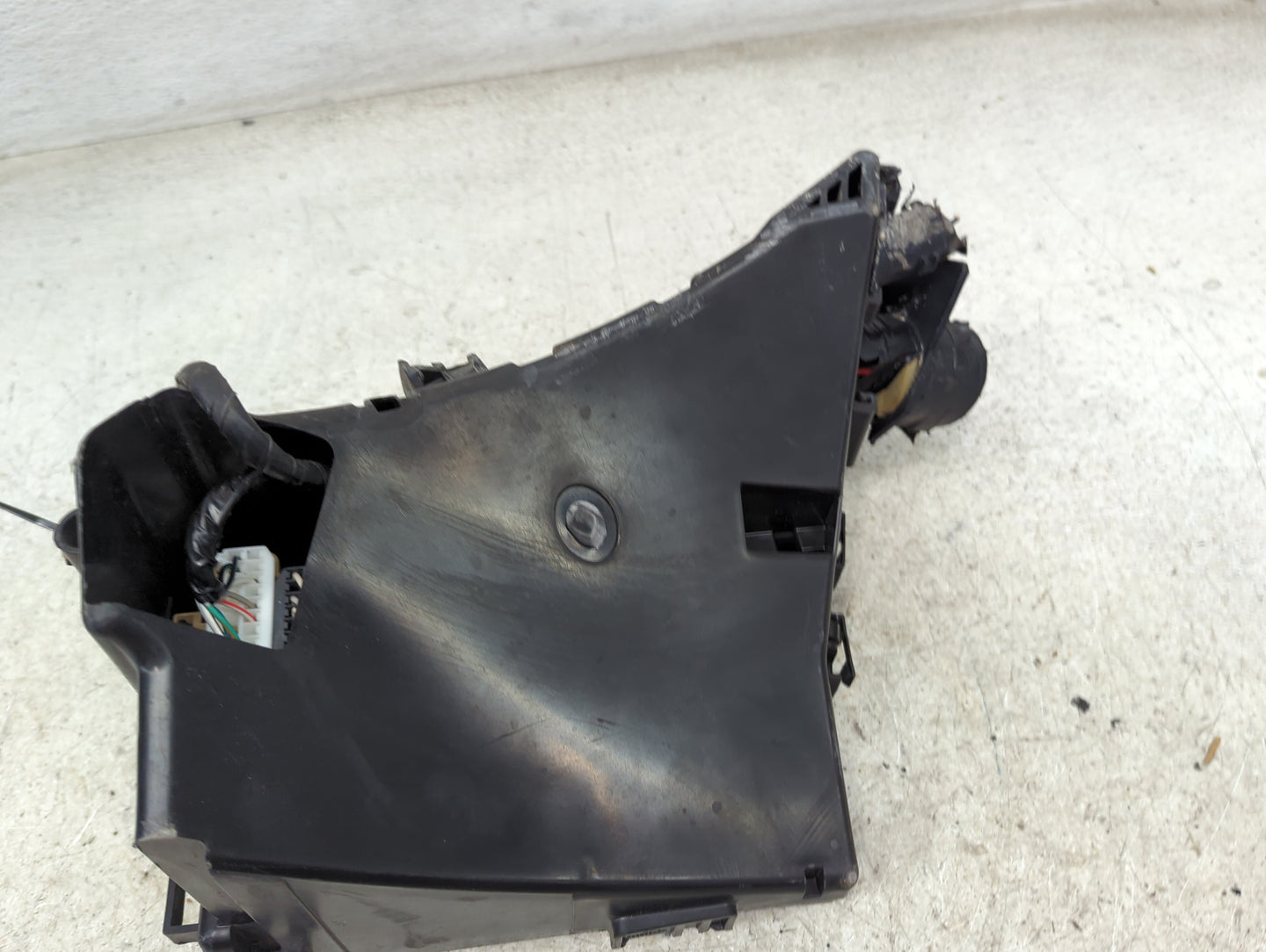 2010-2014 Subaru Impreza Fusebox Fuse Box Panel Relay Module P/N:NB700208 Fits Fits 2010 2011 2012 2013 2014 OEM Used Auto P