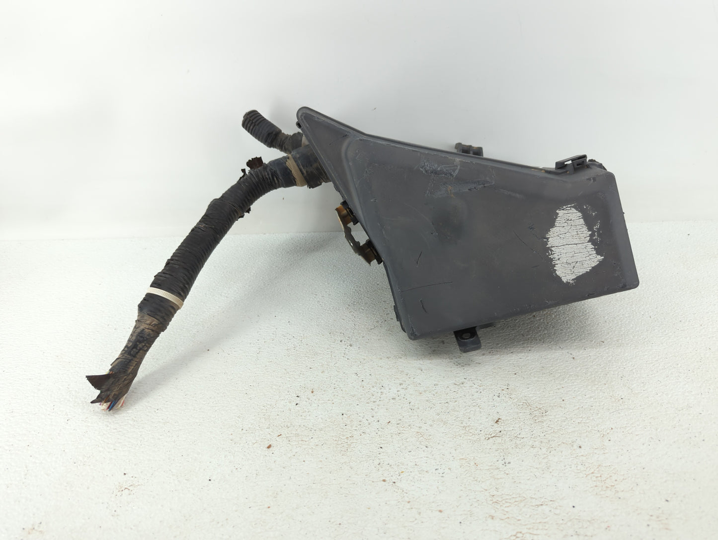 2008-2011 Subaru Impreza Fusebox Fuse Box Panel Relay Module P/N:82241FG010 241FG010, MB100200B Fits Fits 2008 2009 2010 201