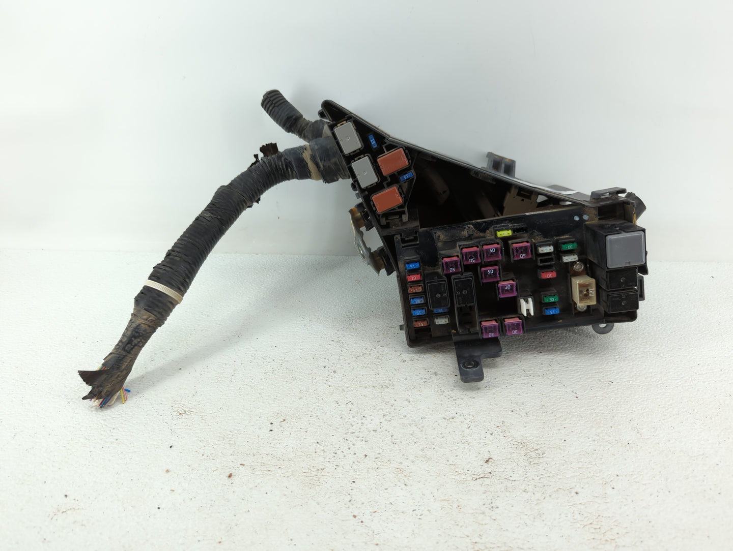 2008-2011 Subaru Impreza Fusebox Fuse Box Panel Relay Module P/N:82241FG010 241FG010, MB100200B Fits Fits 2008 2009 2010 201