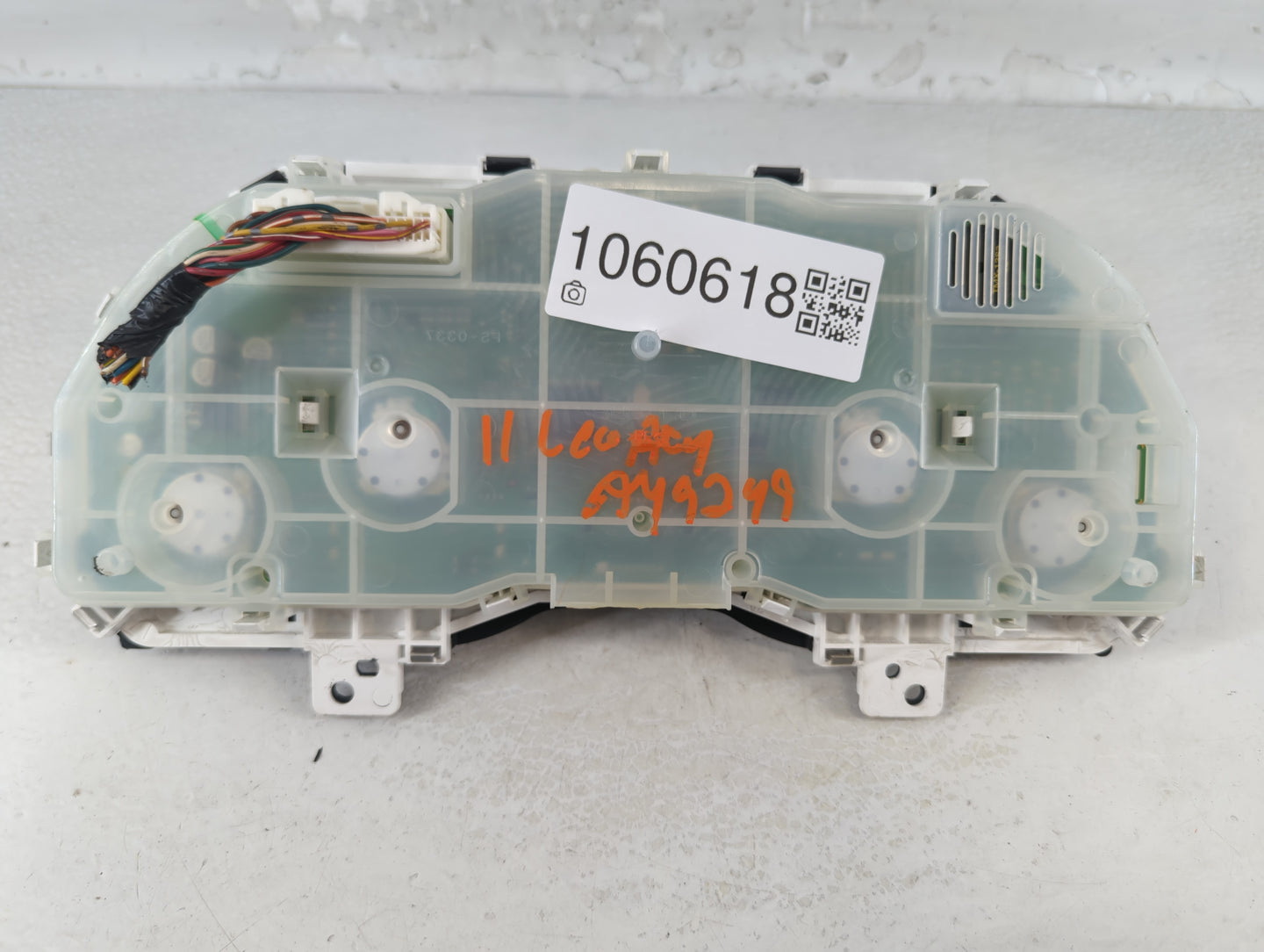 2011 Subaru Legacy Instrument Cluster Speedometer Gauges P/N:85003AJ31A Fits OEM Used Auto Parts - Oemusedautoparts1.com