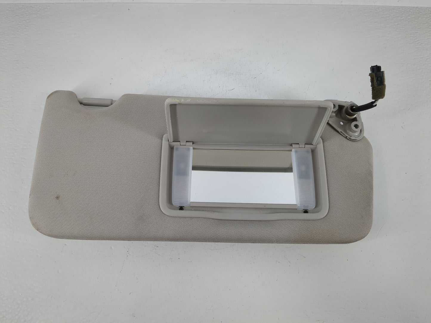 2010-2014 Subaru Legacy Sun Visor Shade Replacement Passenger Right Mirror Fits Fits 2010 2011 2012 2013 2014 OEM Used Auto 