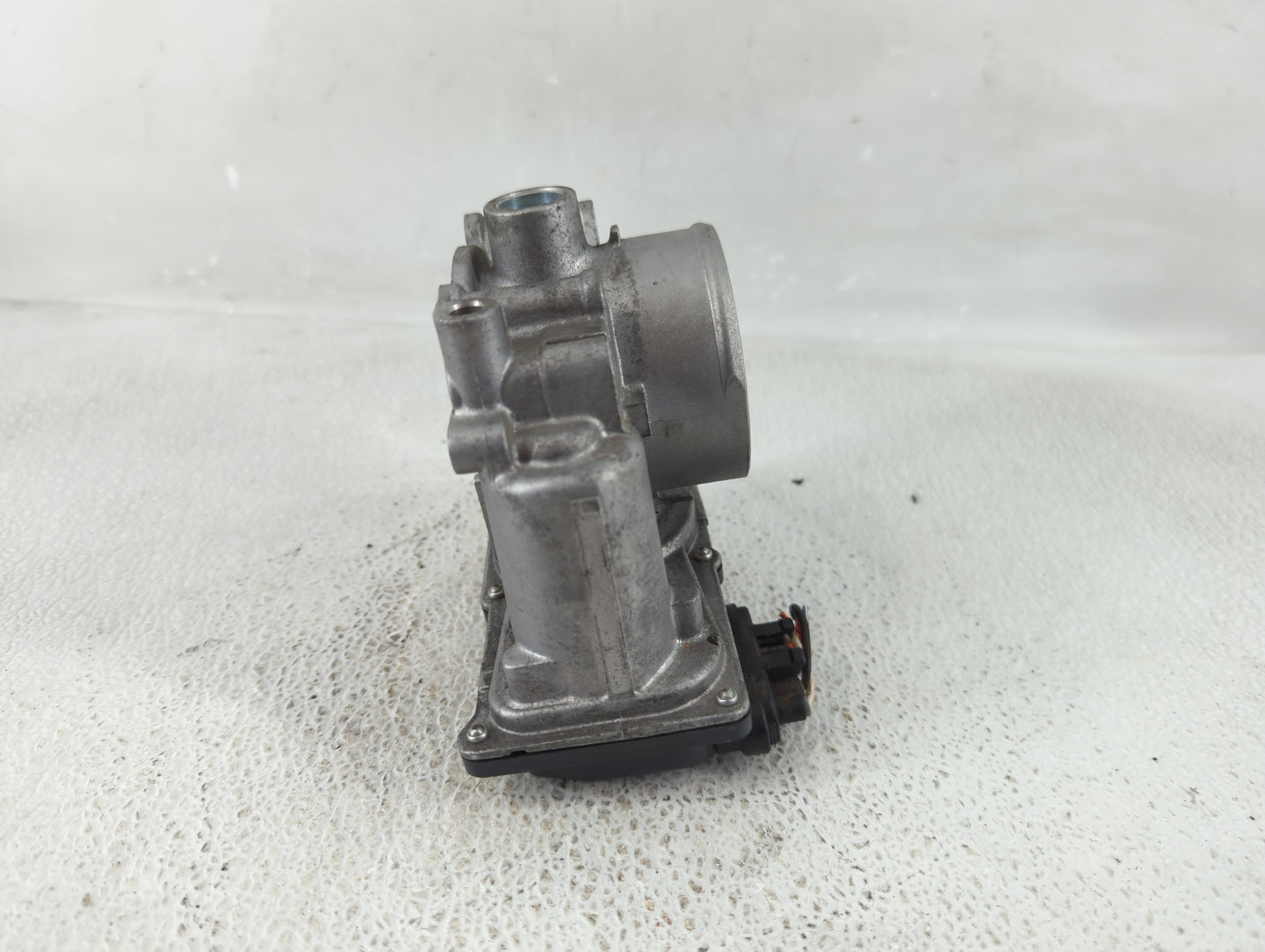 2010-2012 Subaru Legacy Throttle Body P/N:F2159 9M20 1291, 16112AA350 Fits Fits 2010 2011 2012 OEM Used Auto Parts - Oemused