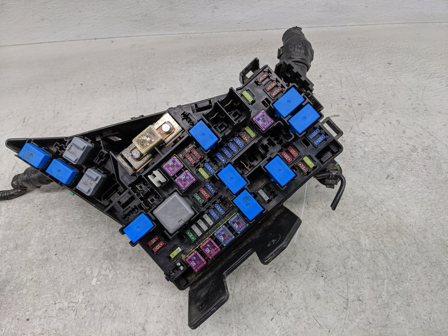 2010-2014 Subaru Legacy Fusebox Fuse Box Panel Relay Module P/N:MB503202B Fits Fits 2010 2011 2012 2013 2014 OEM Used Auto P