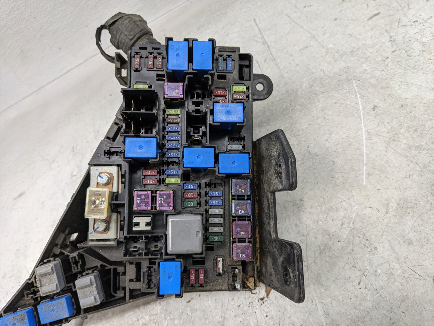 2010-2014 Subaru Legacy Fusebox Fuse Box Panel Relay Module P/N:MB503202B Fits Fits 2010 2011 2012 2013 2014 OEM Used Auto P