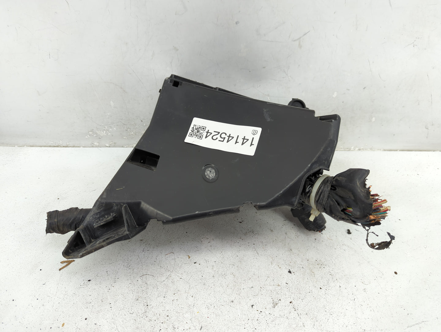 2010-2014 Subaru Legacy Fusebox Fuse Box Panel Relay Module P/N:MB502000B Fits Fits 2010 2011 2012 2013 2014 OEM Used Auto P