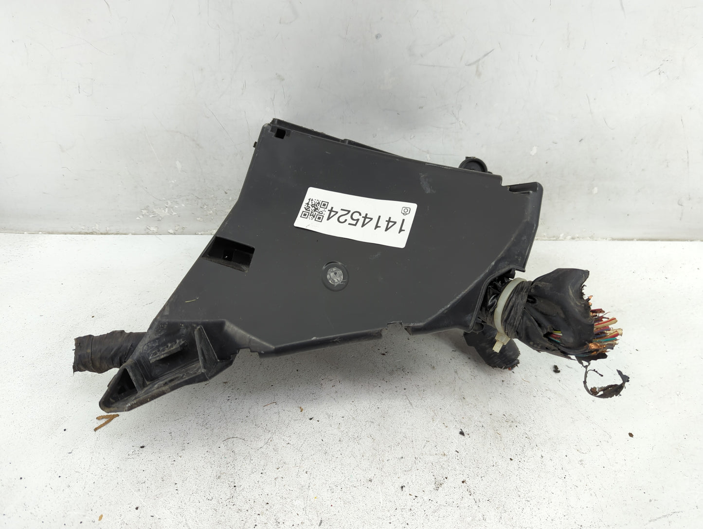 2010-2014 Subaru Legacy Fusebox Fuse Box Panel Relay Module P/N:MB502000B Fits Fits 2010 2011 2012 2013 2014 OEM Used Auto P