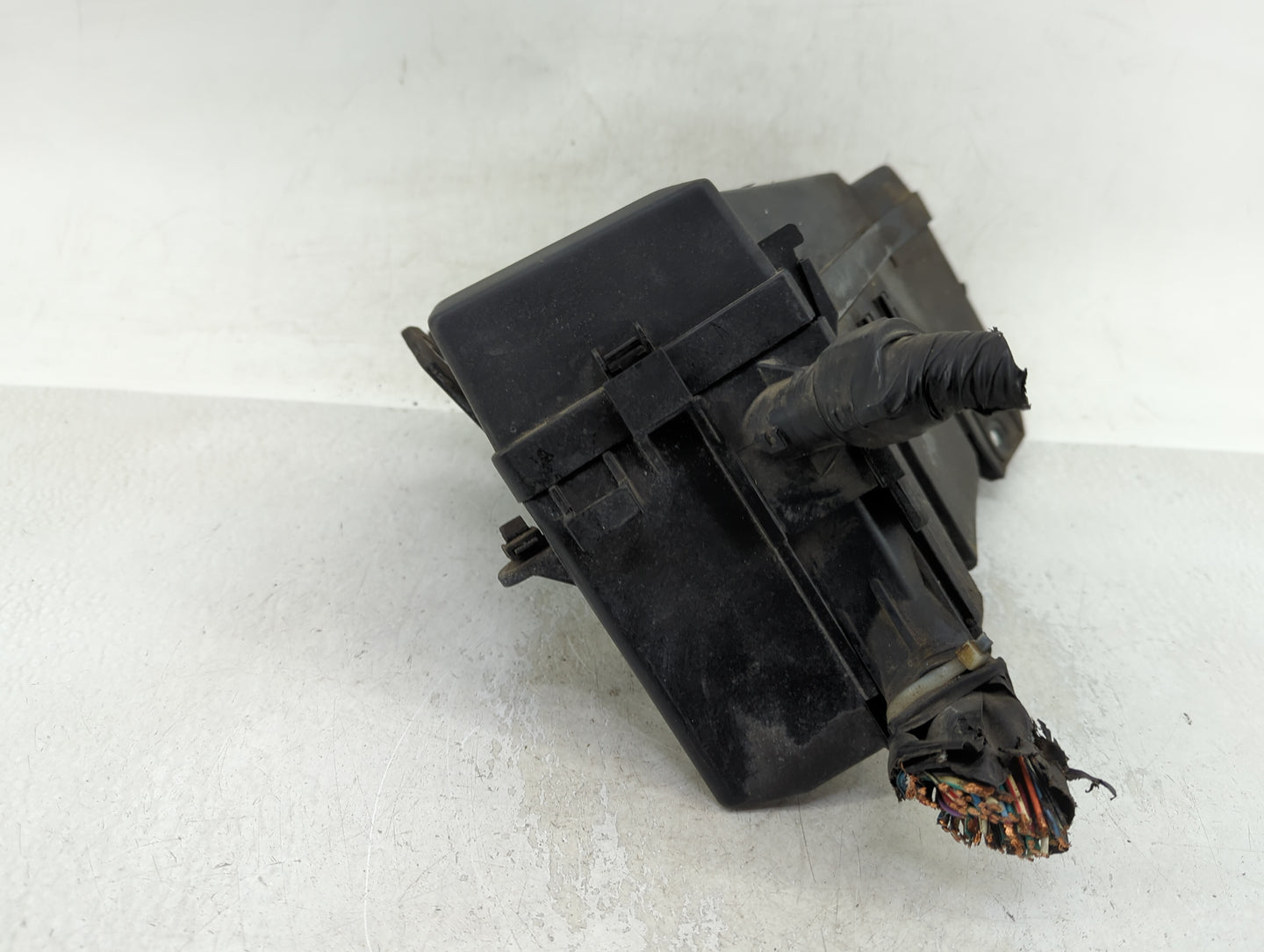 2010-2014 Subaru Legacy Fusebox Fuse Box Panel Relay Module Fits Fits 2010 2011 2012 2013 2014 OEM Used Auto Parts - Oemused